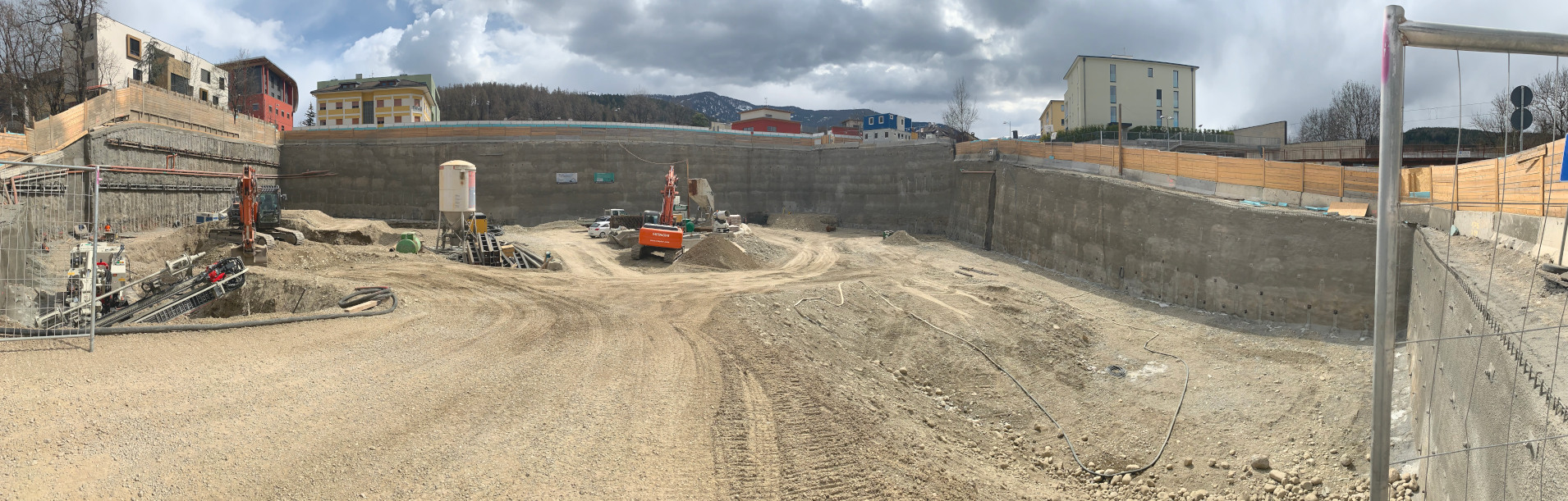 Klapfer Bau - Leistungen - Spezialtiefbau - Spritzbetonwand Bruneck