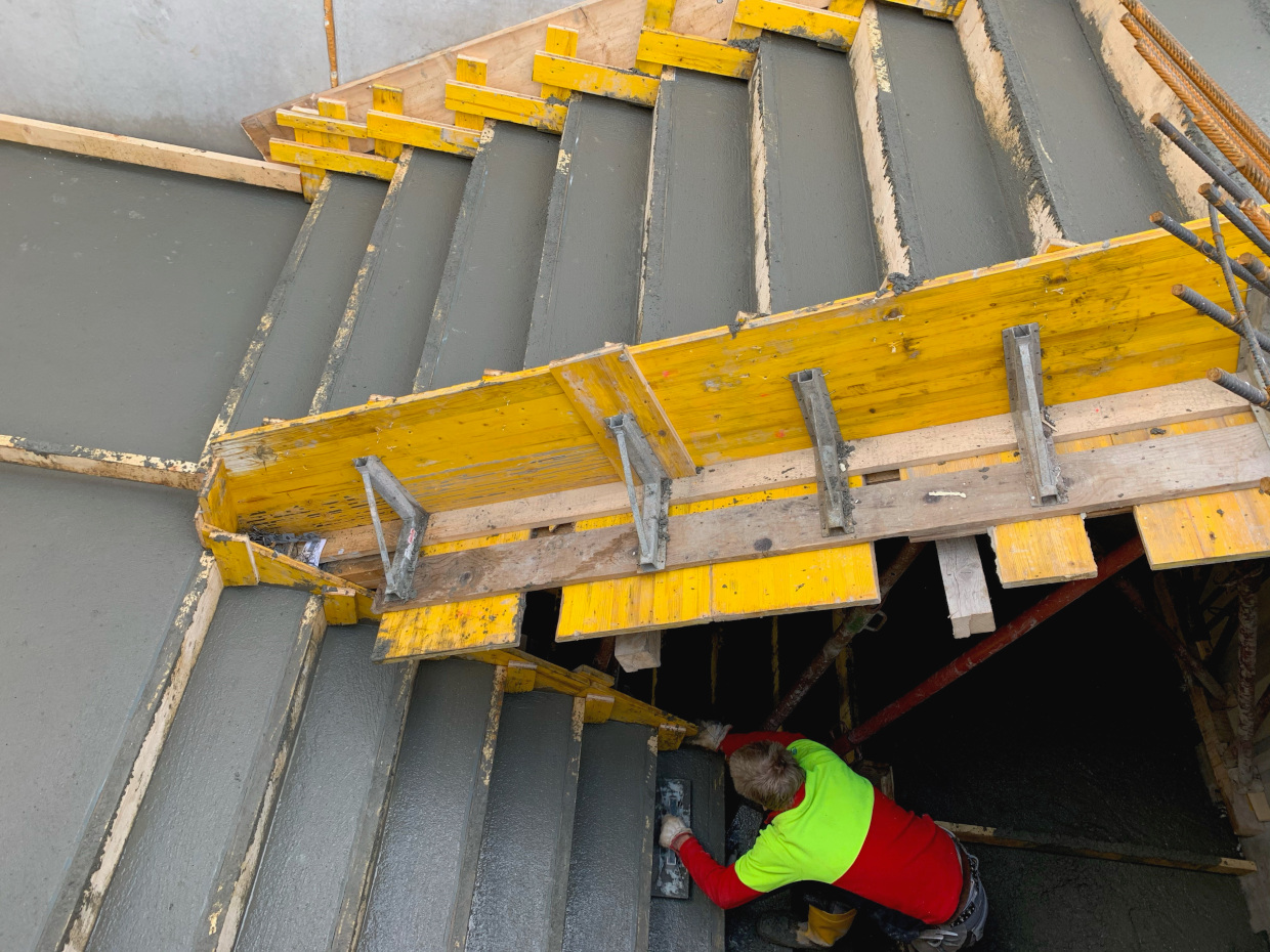 Klapfer Bau - Leistungen - Hochbau - Referenzen - Treppe betonieren